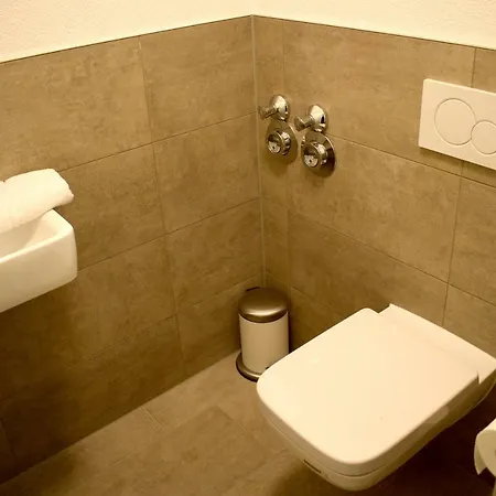 Komfort-wohnungen Warum-ins-hotel Apartment *